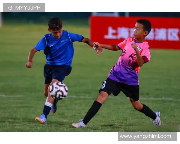 足球球星齐聚一堂共商发展前景推动绿茵运动未来新篇章 足球球星齐聚一堂共商发展前景推动绿茵运动未来新篇章