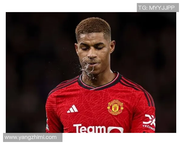 曼联足球历史十大硬汉球星盘点，他们的坚韧与霸气成就辉煌传奇