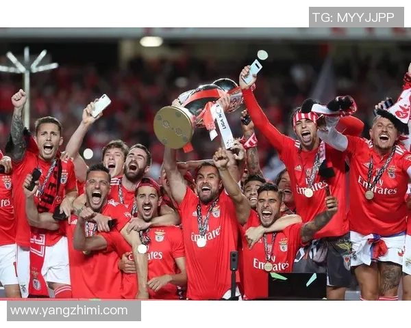 各大足球明星领衔球队最新排名分析及其未来竞争态势预测